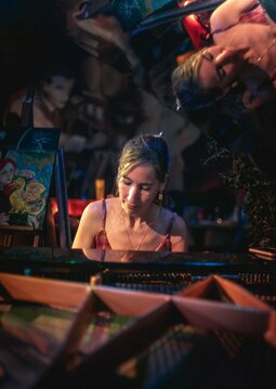 Julieta Iglesias: Piazzolla y Garcia al Piano